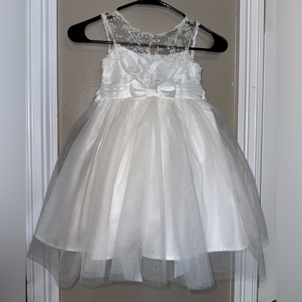 Tahari Girls Flower Girl/Baptisim Dress Girls Sz 4